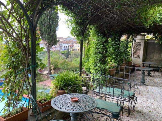 Quattro Gigli Hotel Montopoli in Val dʼArno Buitenkant foto
