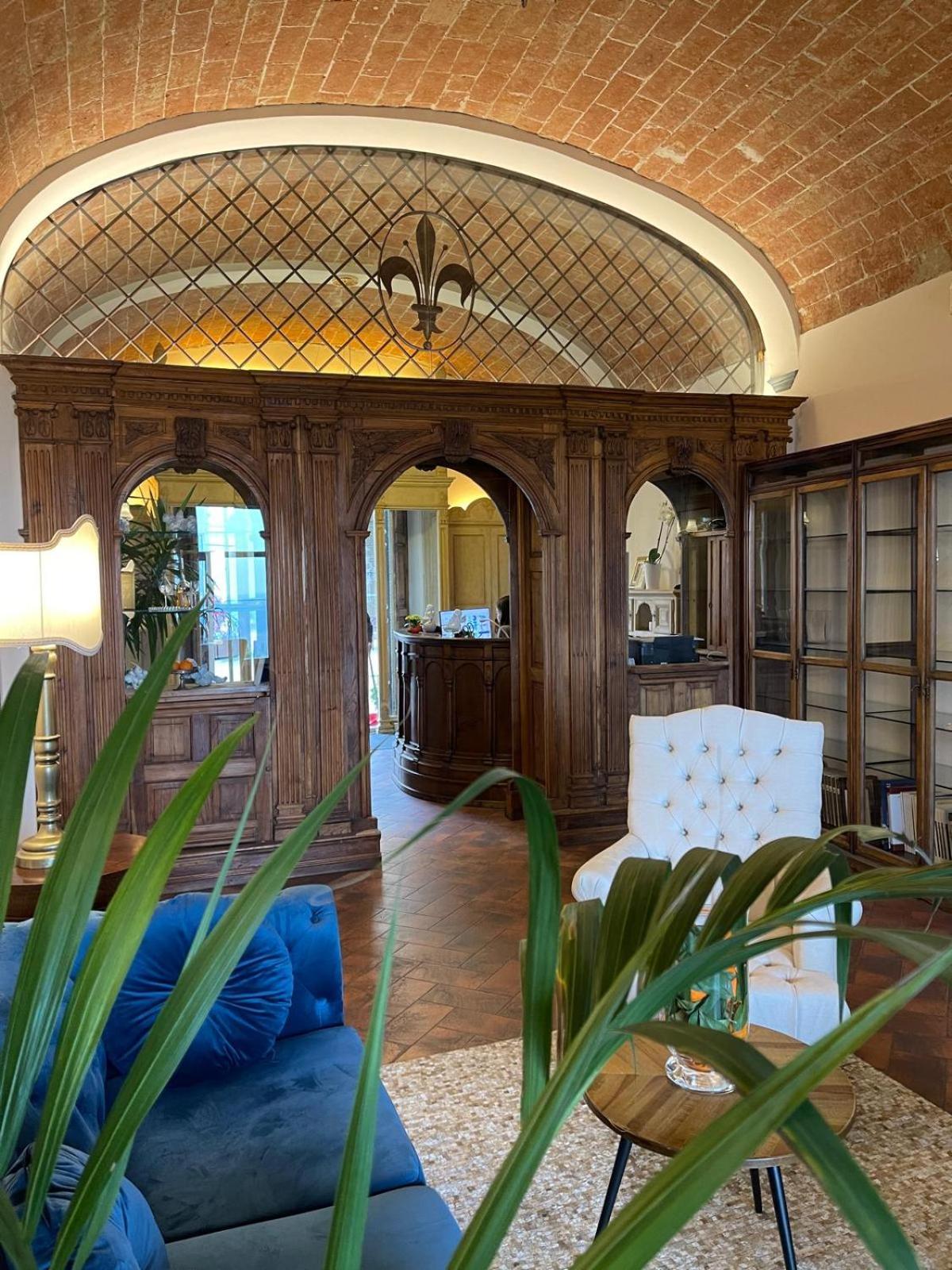 Quattro Gigli Hotel Montopoli in Val dʼArno Buitenkant foto