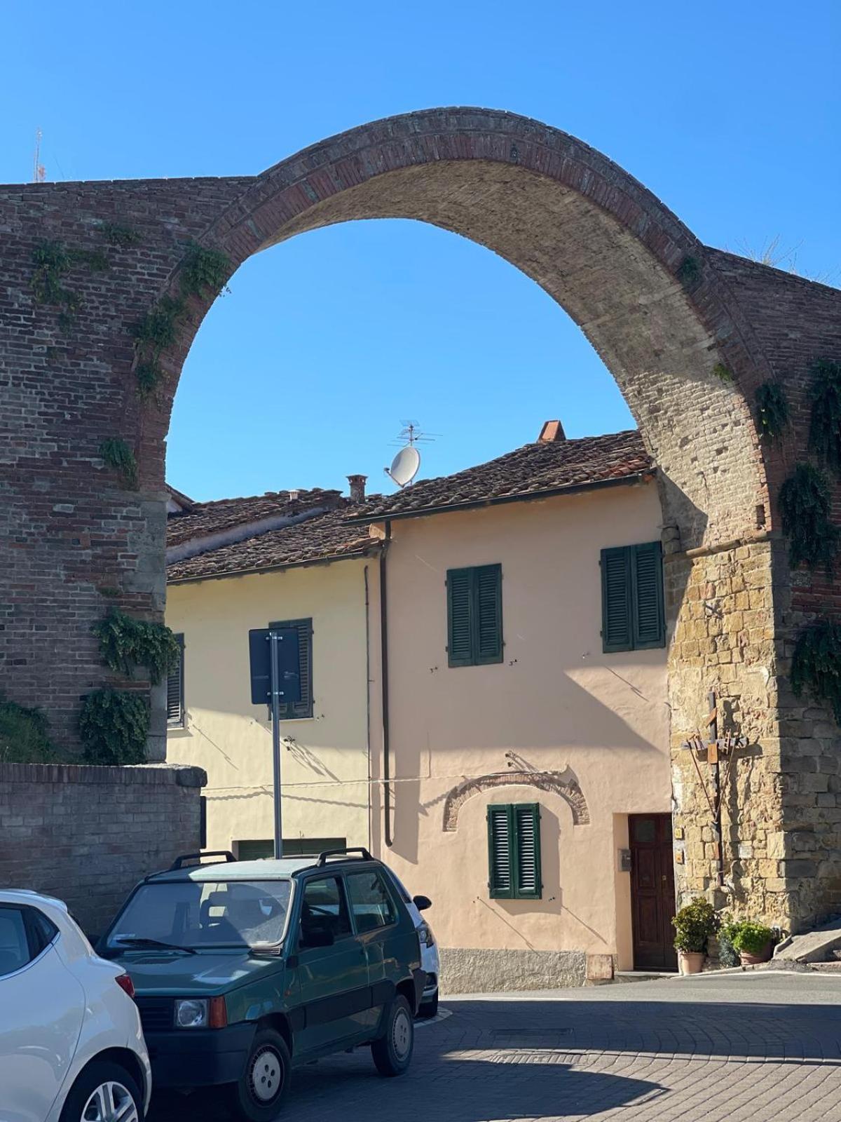 Quattro Gigli Hotel Montopoli in Val dʼArno Buitenkant foto