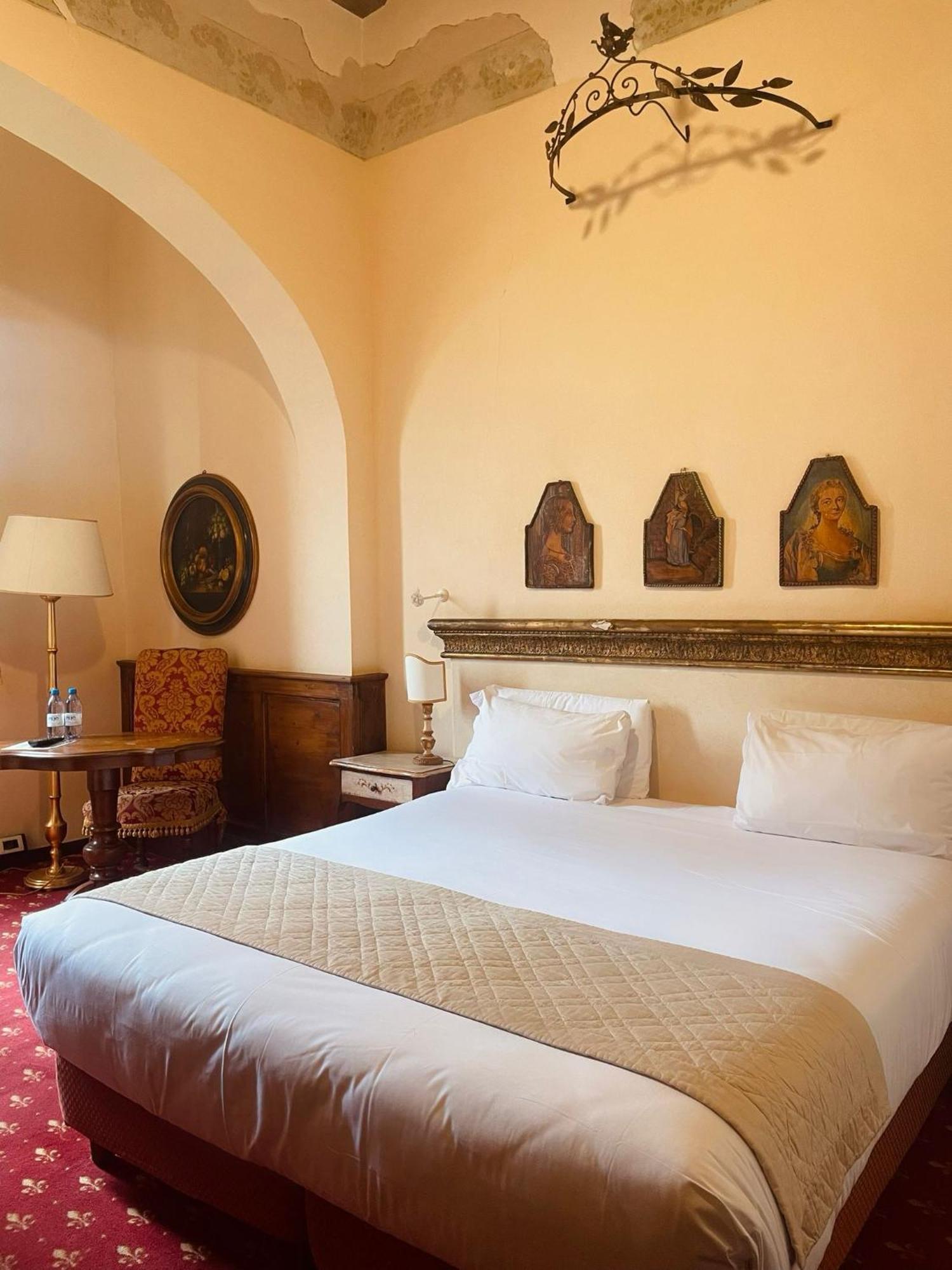 Quattro Gigli Hotel Montopoli in Val dʼArno Buitenkant foto